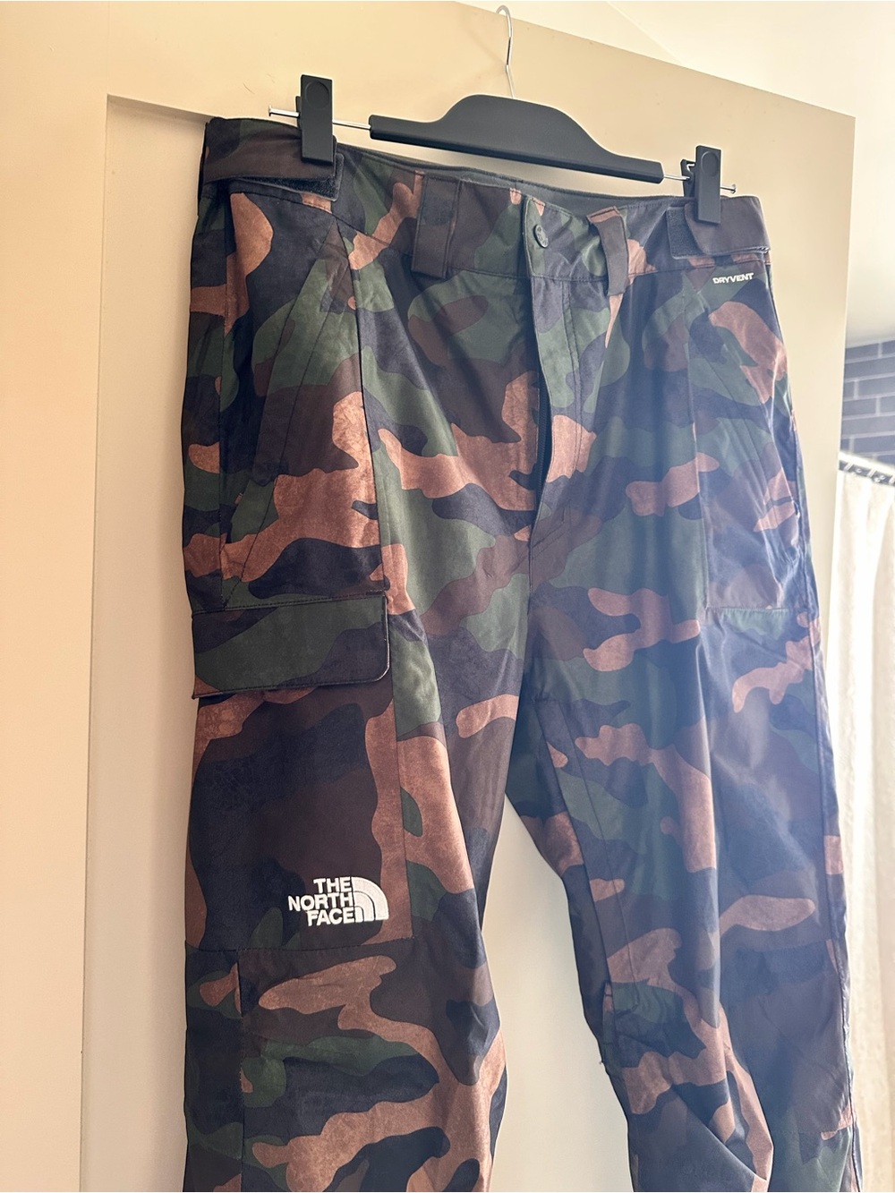 The North Face Men’s Camouflage Snowboard/Ski Pants in Green and Brown